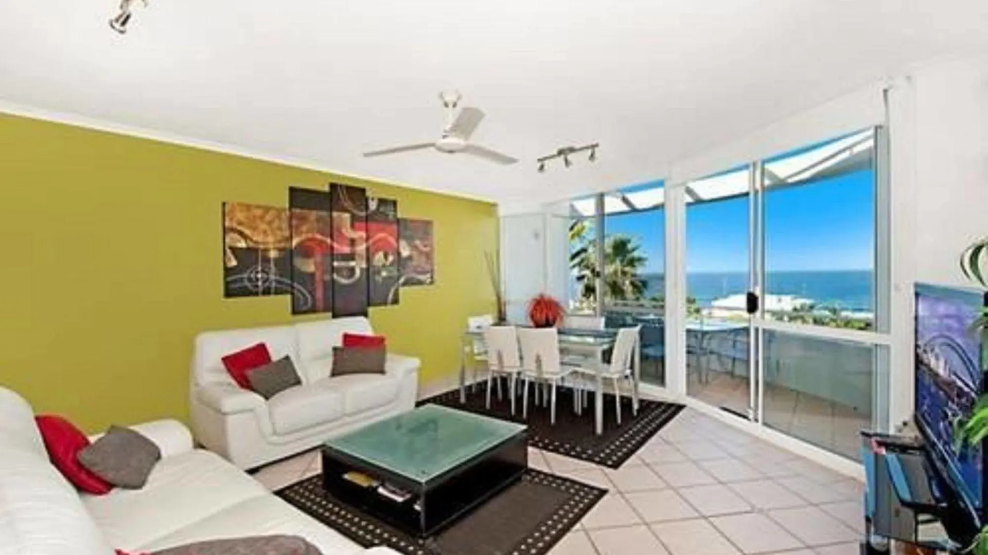 **** Hotel Sundancer Holiday Apartments Sunshine Coast Australia